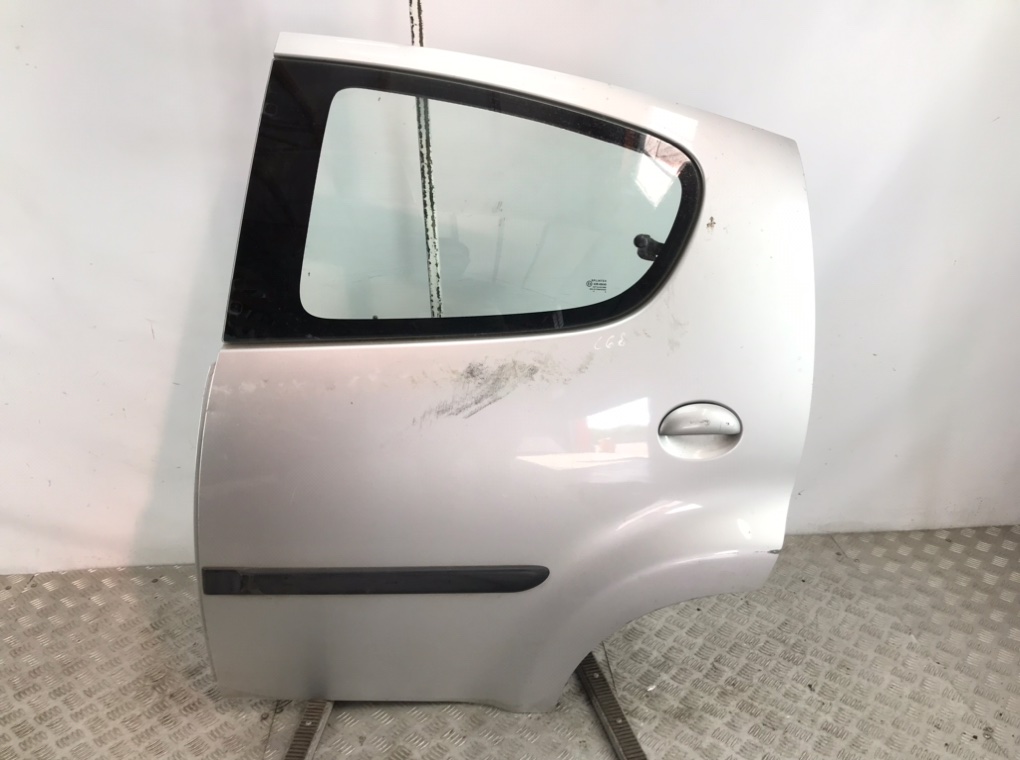 Дверь задняя левая для Peugeot 107, 2008 г. 1.0 i бензин б/у