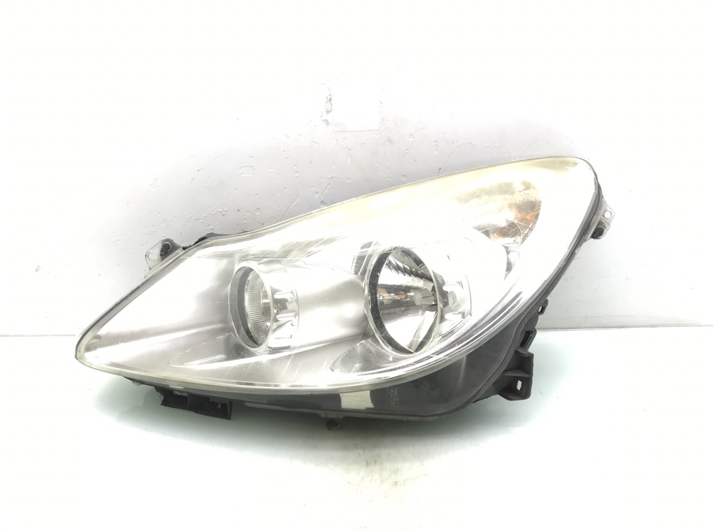 Фара левая для Opel Corsa, 2010 г. 1.2 i бензин б/у