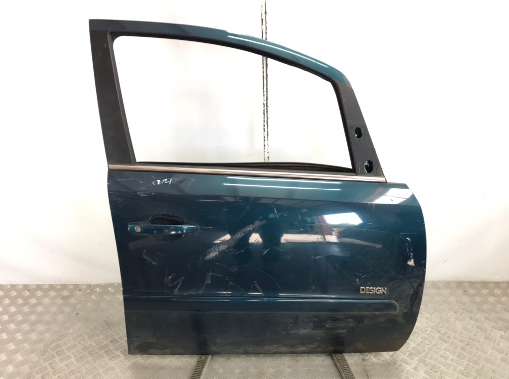 Дверь передняя правая для Opel Zafira, 2007 г. 1.9 CDTi дизель б/у