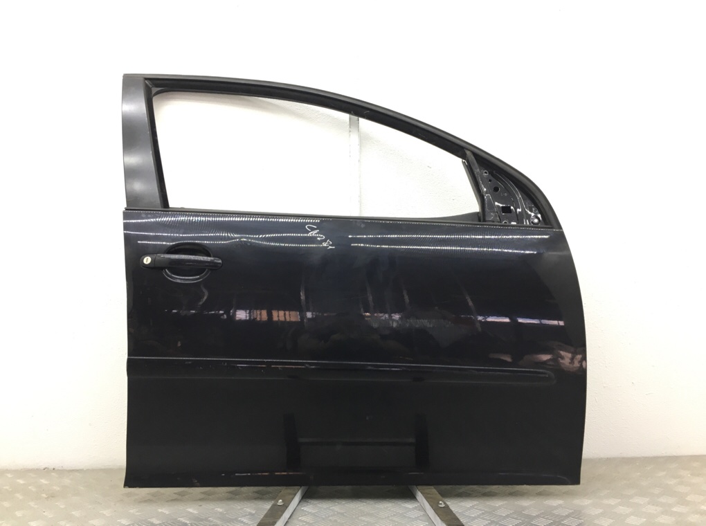 Дверь передняя правая для Volkswagen Golf, 2007 г. 1.9 TDi дизель б/у