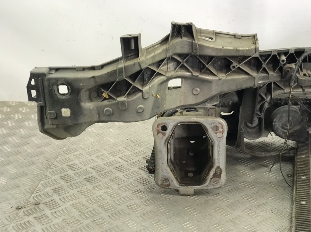 Панель передняя (телевизор) для Ford C-Max, 2008 г. 1.8 i бензин б/у — фото 5