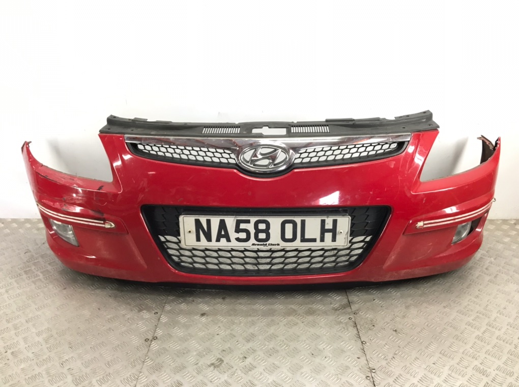 Бампер передний для Hyundai i30, 2008 г. 1.4 i бензин б/у