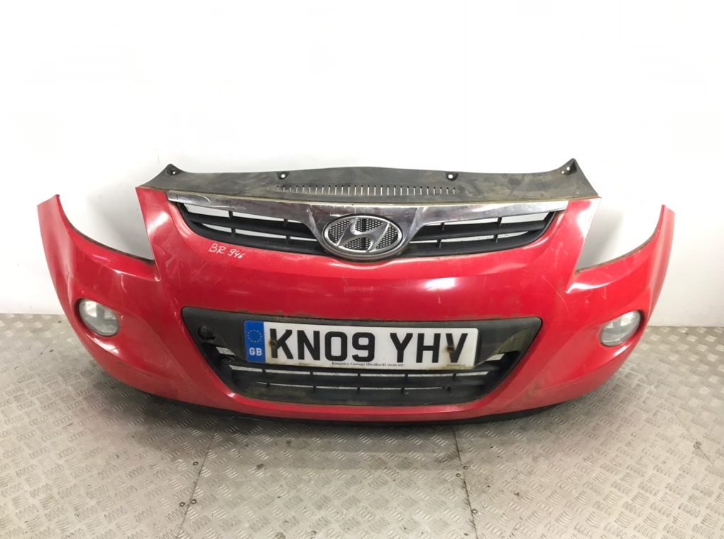 Бампер передний для Hyundai i20, 2009 г. 1.4 i бензин б/у