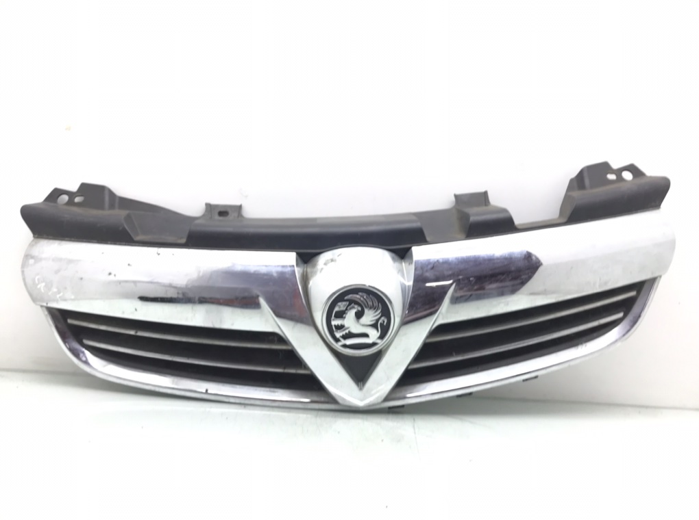 Решетка радиатора для Opel Zafira, 2011 г. 1.7 CDTi дизель б/у