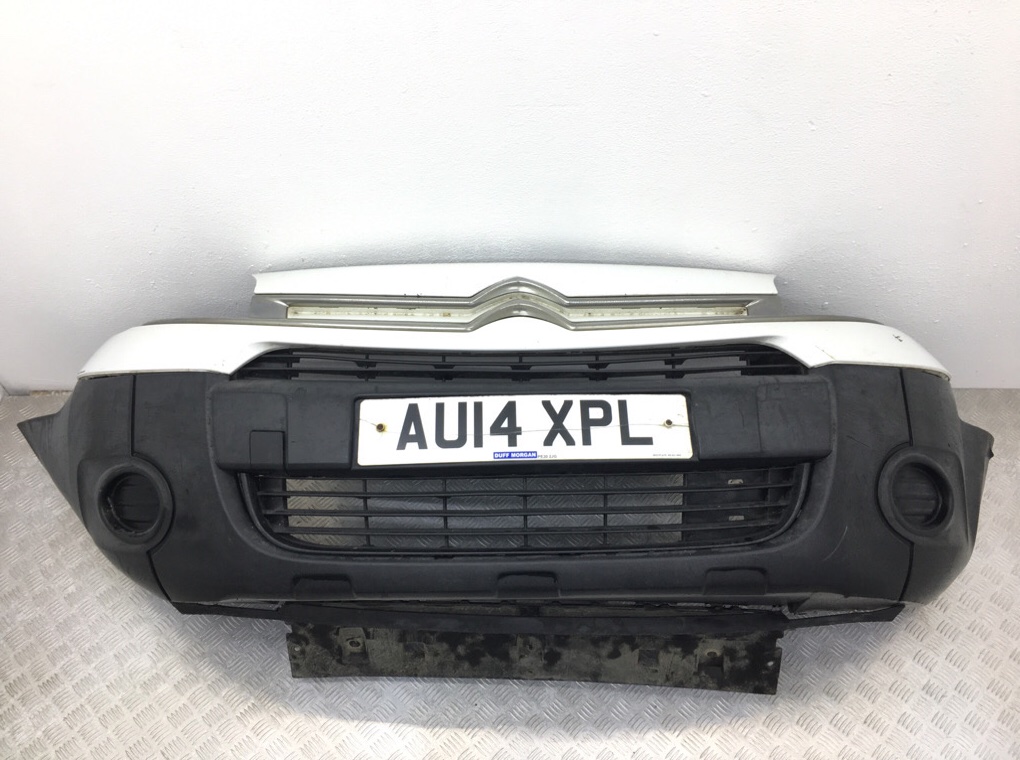 Бампер передний для Citroen Berlingo, 2014 г. 1.6 HDi дизель б/у