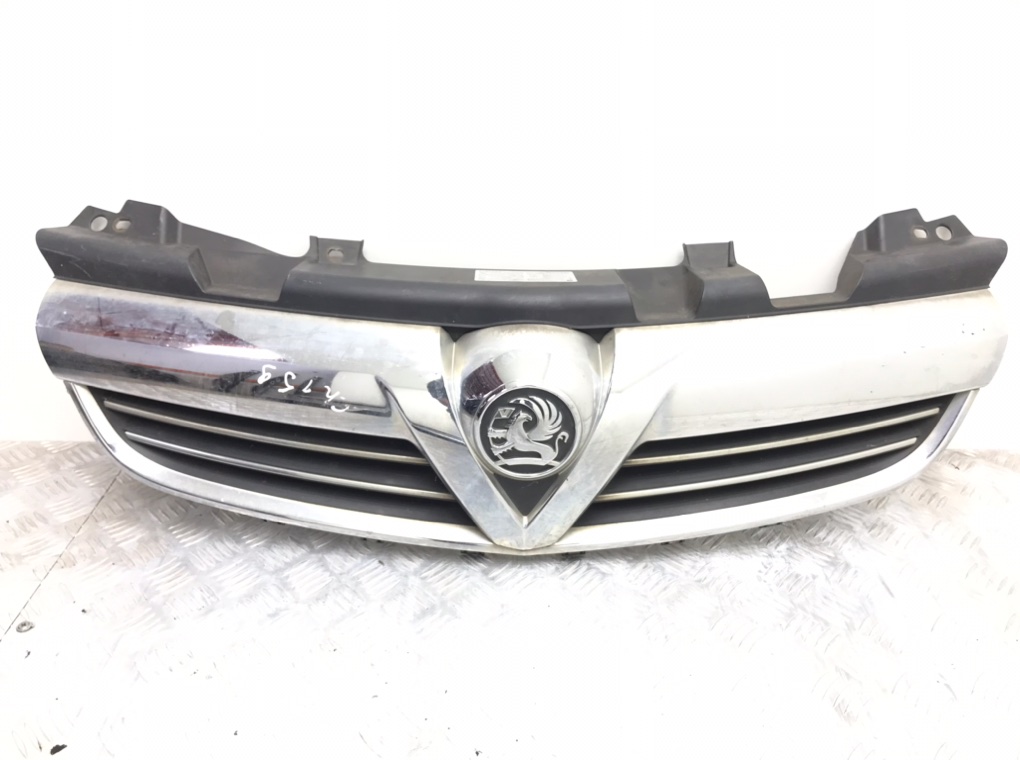 Решетка радиатора для Opel Zafira, 2009 г. 1.6 i бензин б/у