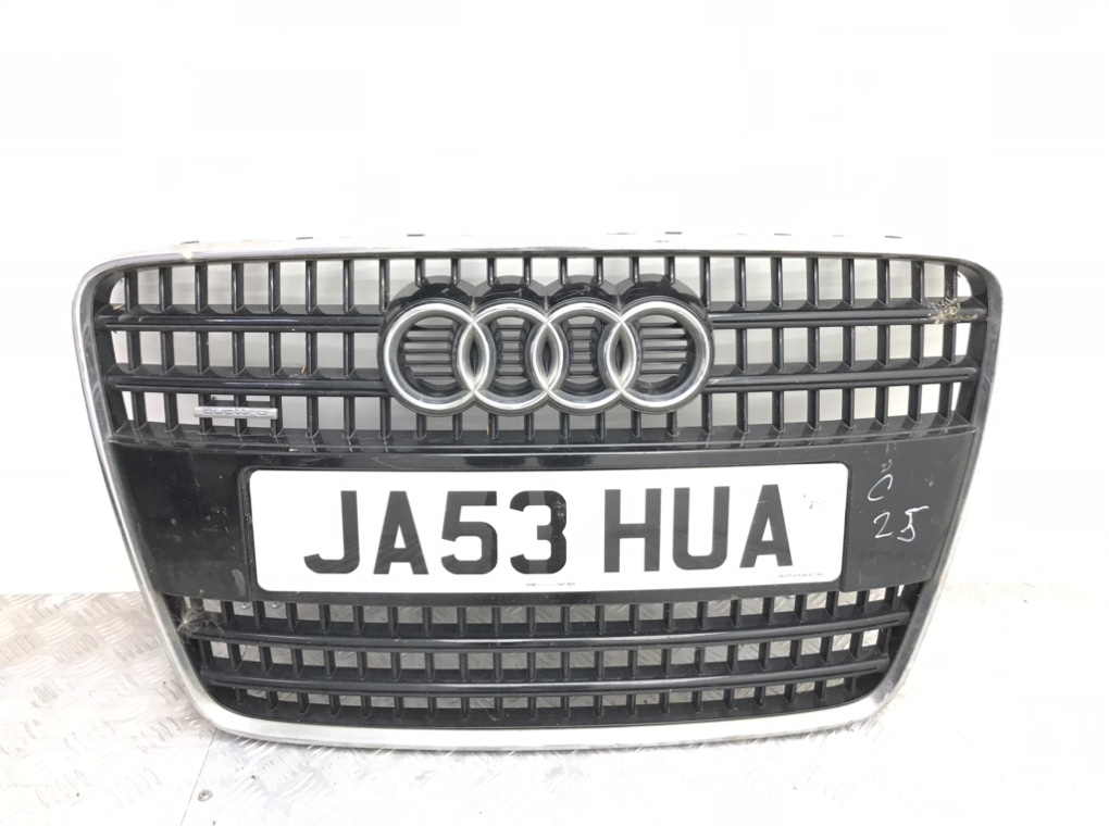 Решетка радиатора для Audi Q7, 2009 г. 3.0 TDi дизель б/у