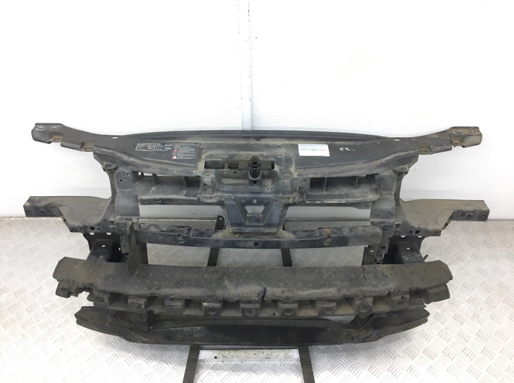 Панель передняя (телевизор) для Volkswagen Touran, 2006 г. 2.0 TDi дизель б/у — фото 2