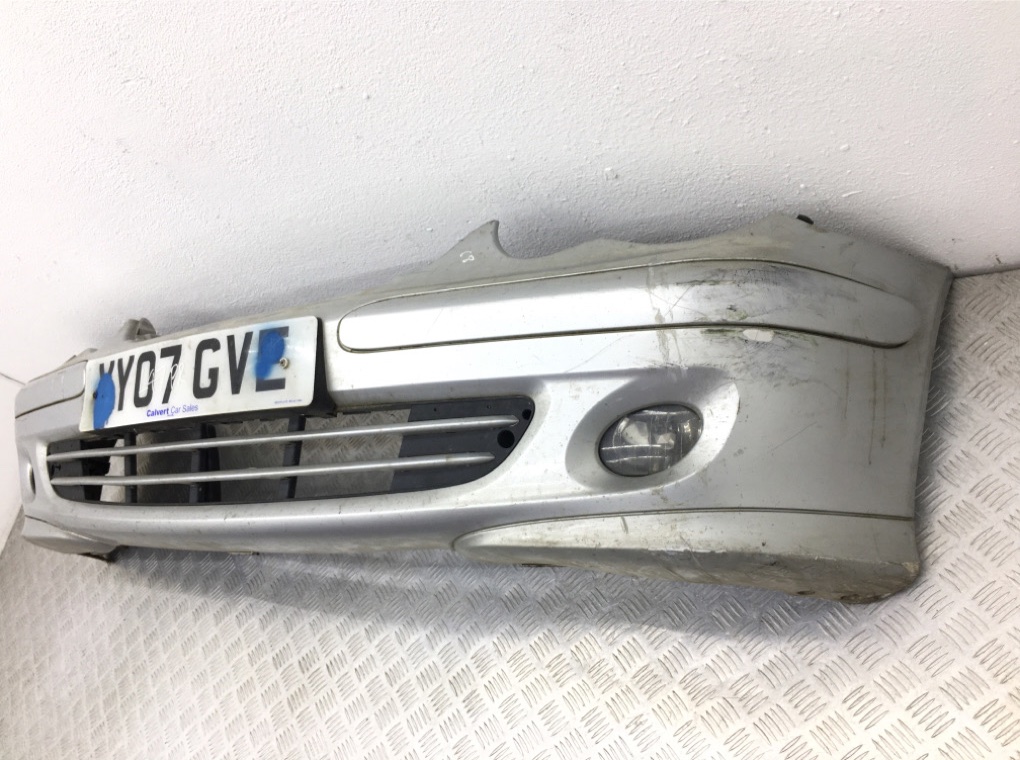 Бампер передний для Mercedes C W203, 2007 г. 2.2 CDi дизель б/у — фото 4