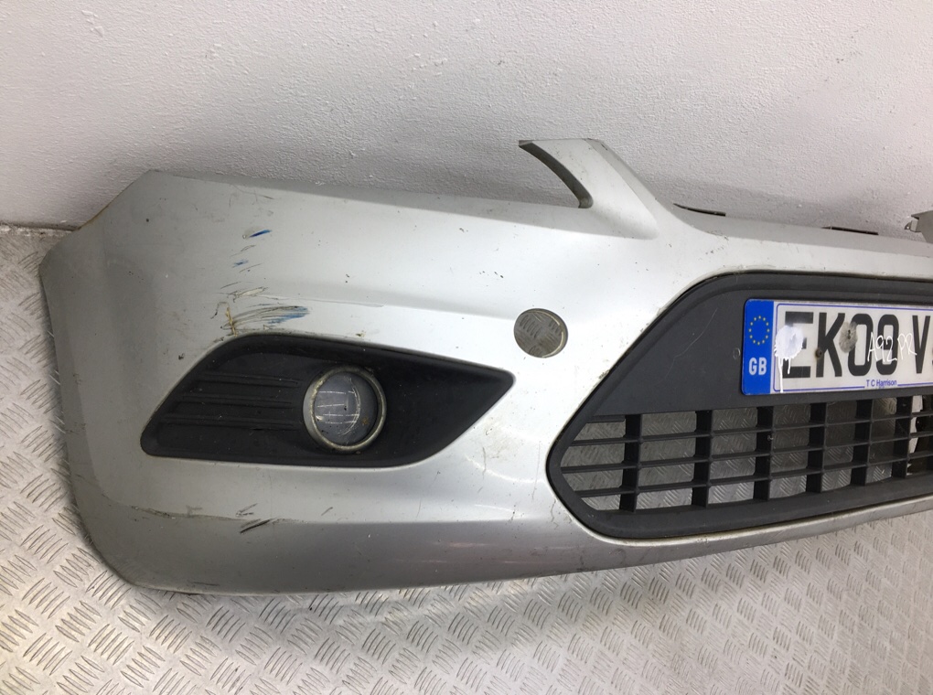 Бампер передний для Ford Focus, 2009 г. 1.6 TDCi дизель б/у — фото 3