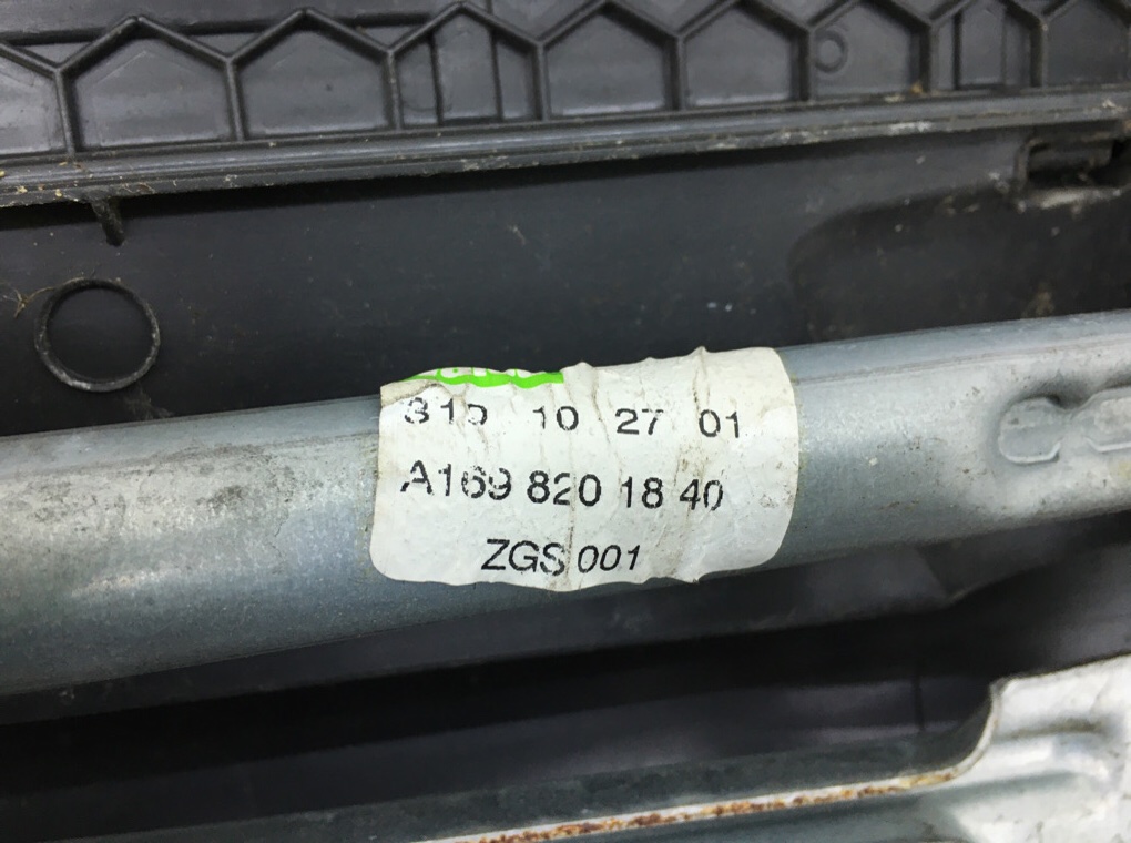 Механизм стеклоочистителя (трапеция дворников) для Mercedes A W169, 2010 г. 2.0 CDi дизель б/у — фото 5