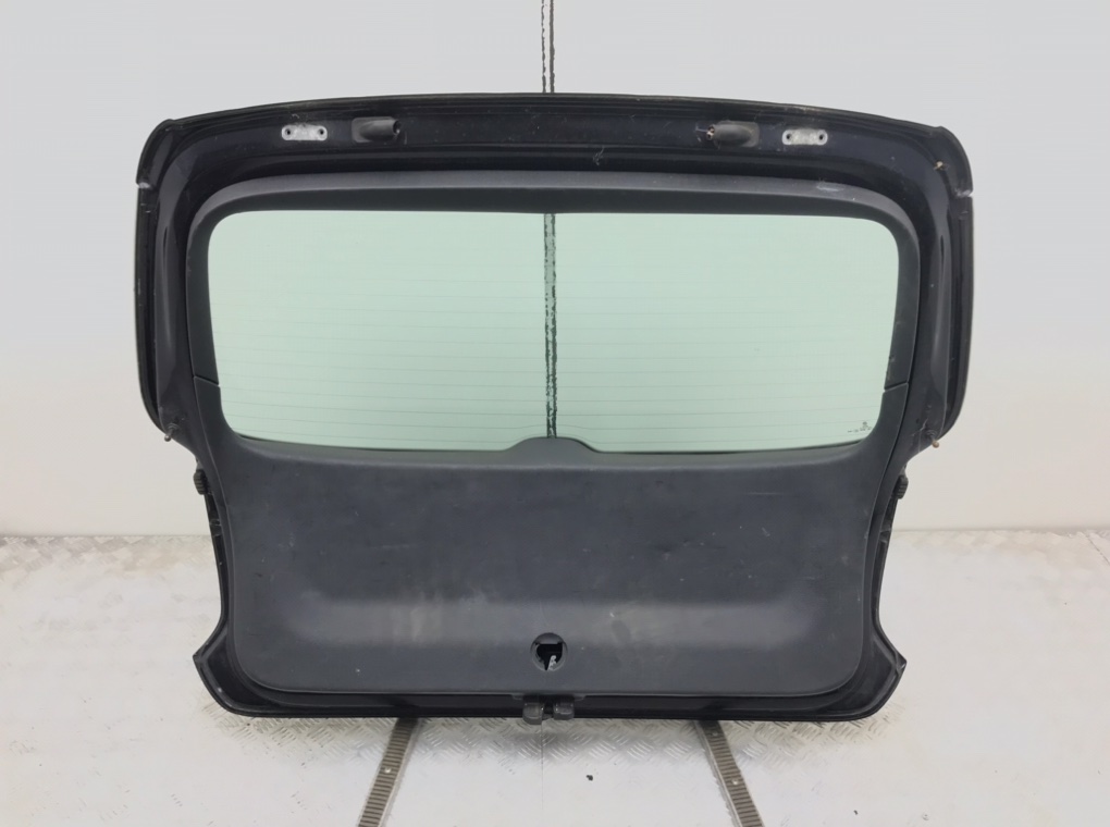 Крышка багажника для Volkswagen Golf, 2012 г. 1.6 TDi дизель б/у — фото 2