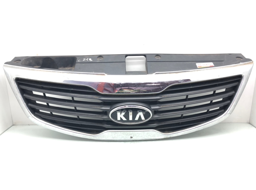 Решетка радиатора для Kia Sportage, 2012 г. 1.7 CRDi дизель б/у