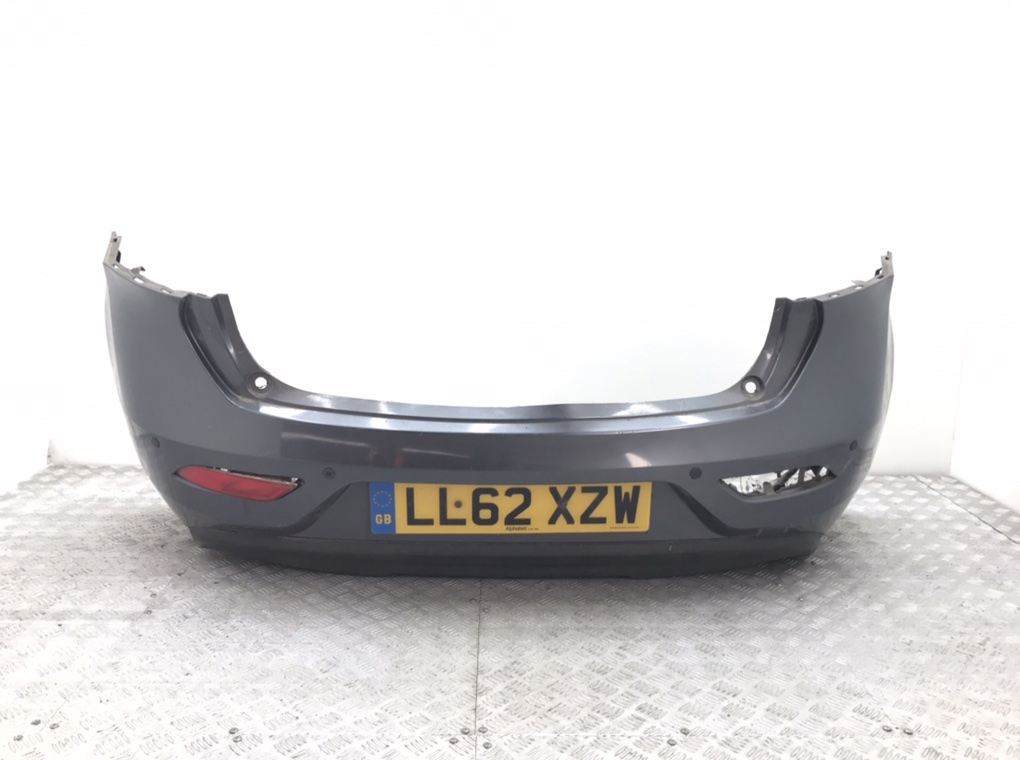 Бампер задний для Volvo V40, 2013 г. 1.6 TD дизель б/у