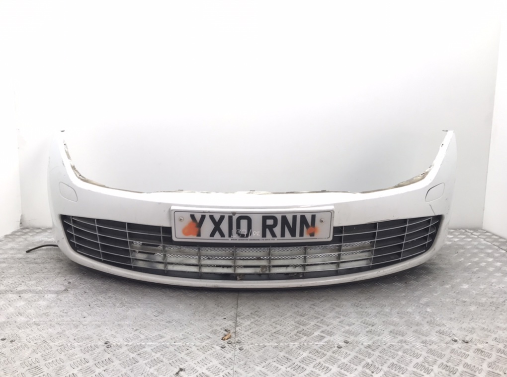 Бампер передний для Renault Laguna, 2010 г. 2.0 DCi дизель б/у