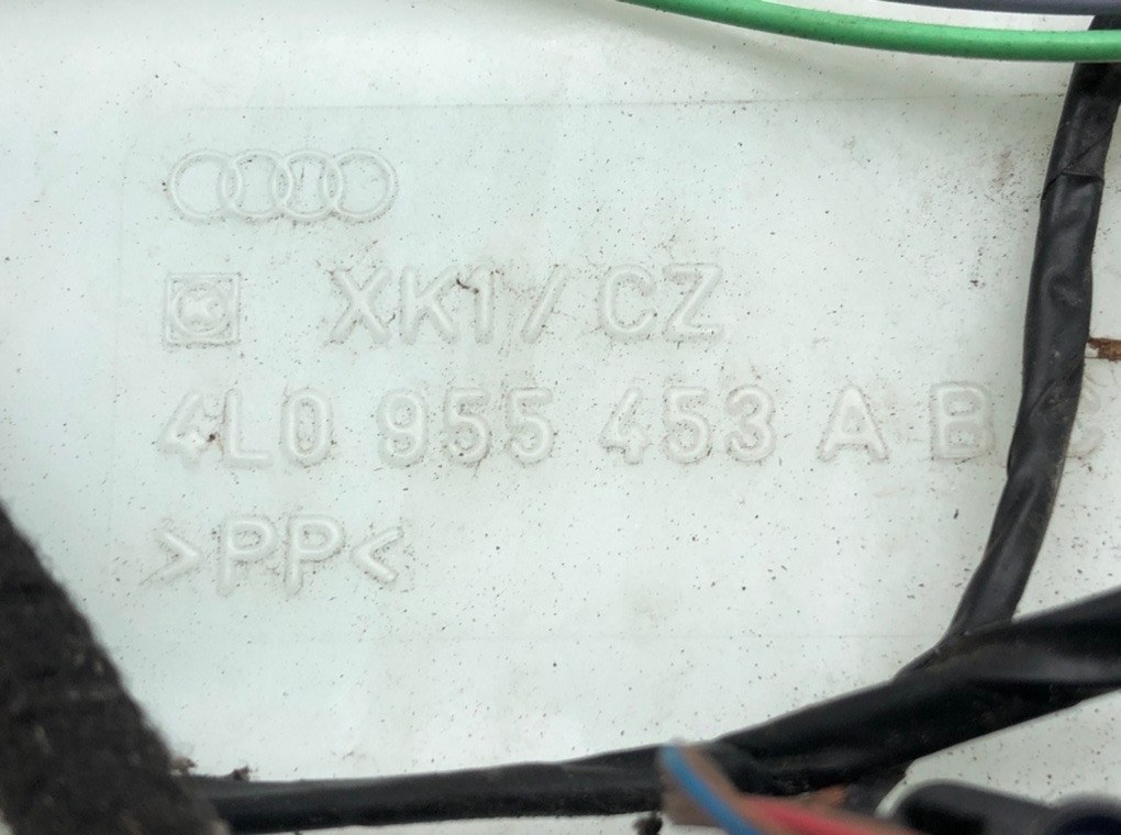 Бачок омывателя для Audi Q7, 2009 г. 3.0 TDi дизель б/у — фото 5