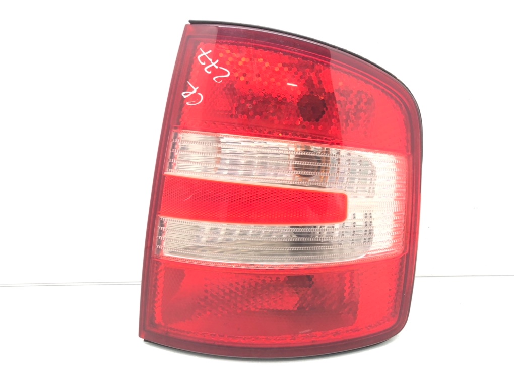 Фонарь задний правый для Skoda Fabia, 2007 г. 1.9 TDi дизель б/у