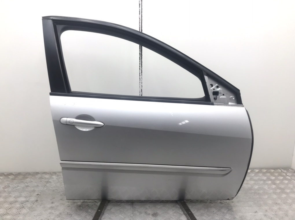 Дверь передняя правая для Renault Laguna, 2008 г. 1.5 DCi дизель б/у
