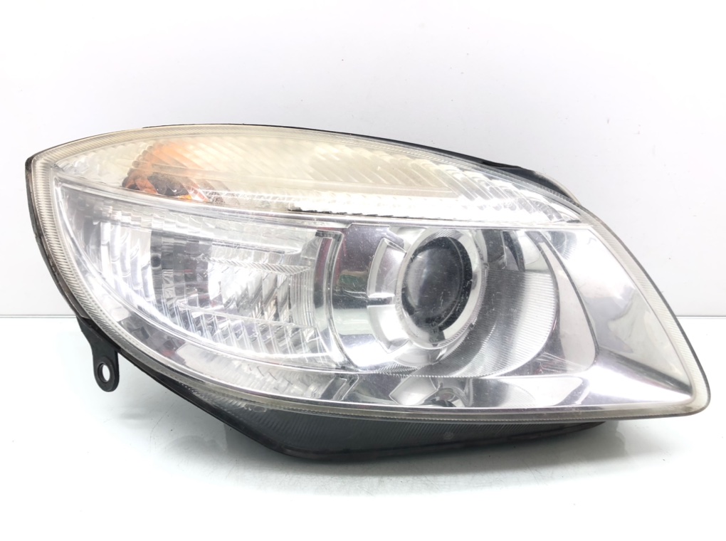 Фара правая для Skoda Roomster, 2007 г. 1.9 TDi дизель б/у