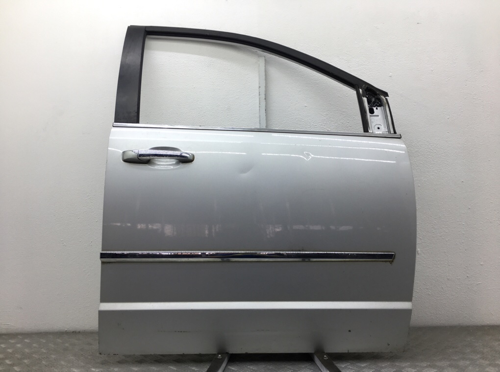 Дверь передняя правая для Chrysler Grand Voyager, 2011 г. 2.8 CRD дизель б/у