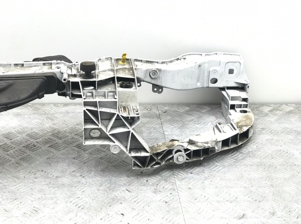 Панель передняя (телевизор) для Ford Focus, 2013 г. 1.0 i бензин б/у — фото 4