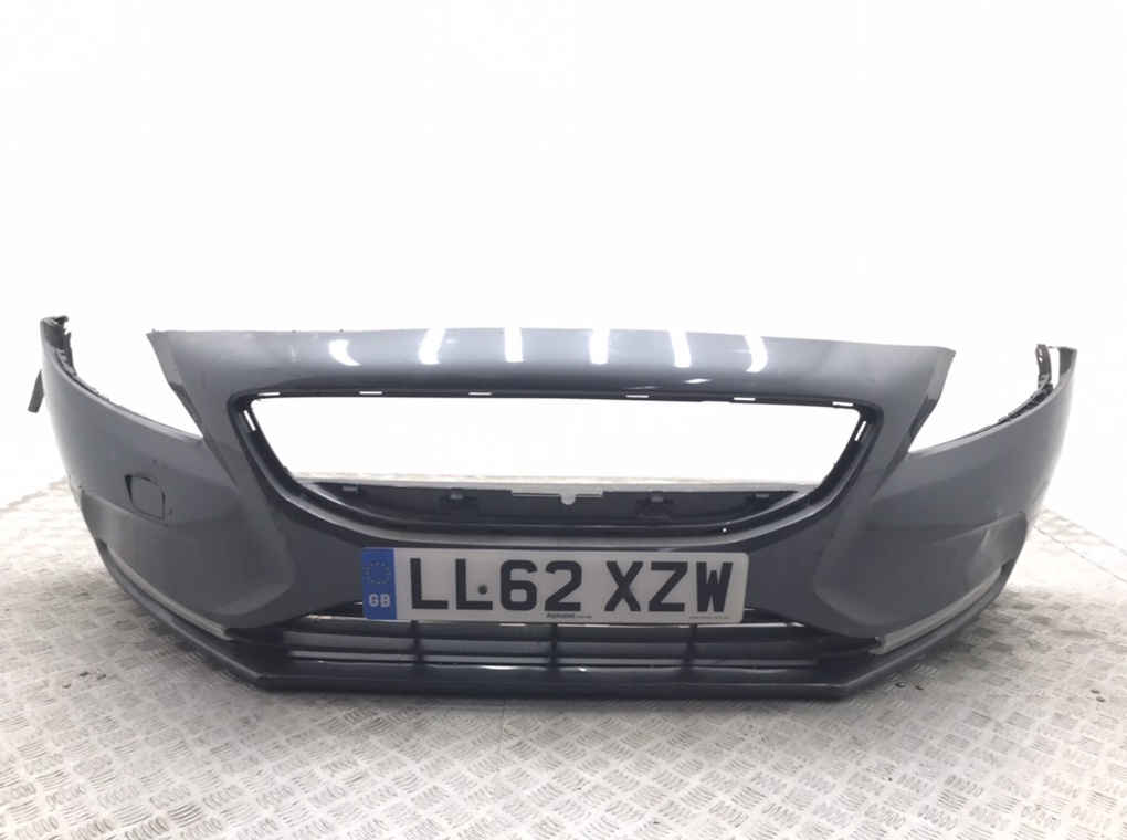 Бампер передний для Volvo V40, 2013 г. 1.6 TD дизель б/у