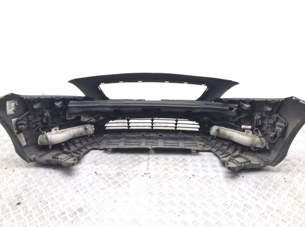 Бампер передний для Volvo V40, 2013 г. 1.6 TD дизель б/у — фото 2