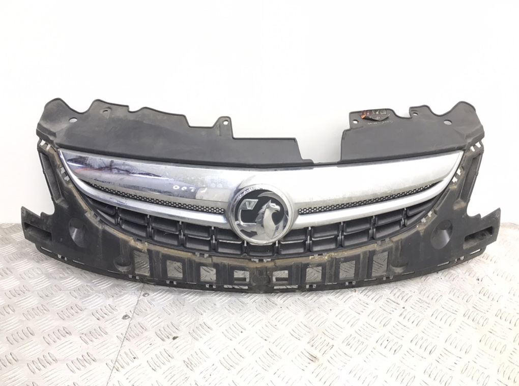 Решетка радиатора для Opel Corsa, 2012 г. 1.0 i бензин б/у