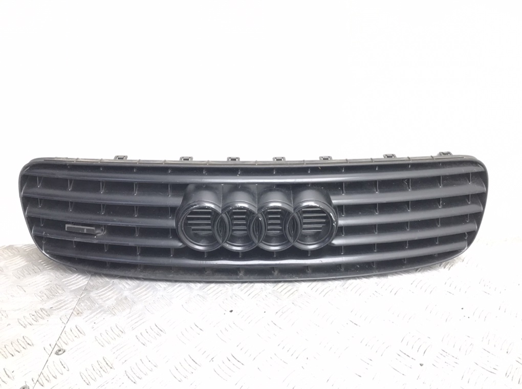 Решетка радиатора для Audi TT, 2001 г. 1.8 Ti бензин б/у