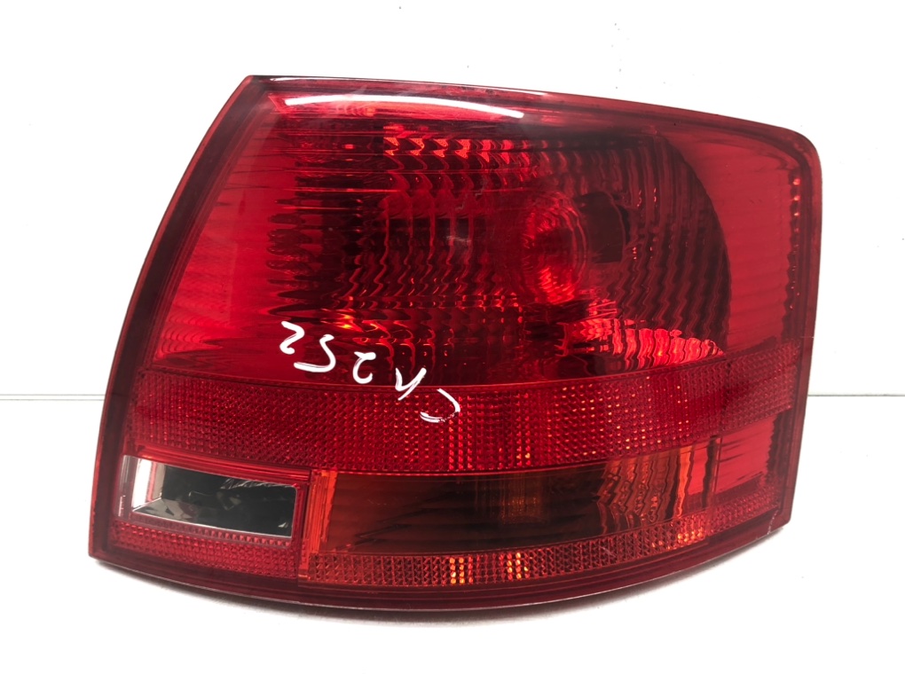 Фонарь задний правый для Audi A4, 2007 г. 3.0 TDi дизель б/у
