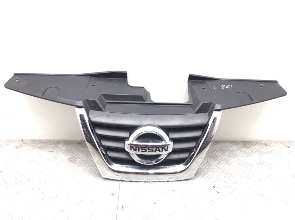 Решетка радиатора для Nissan Juke, 2011 г. 1.5 DCi дизель б/у