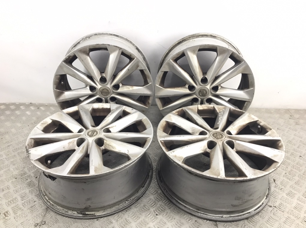Диски литые R17 для Nissan Qashqai (7.0Jx17 5x114.3 ET40 DIA66.1) б/у — 4 шт.