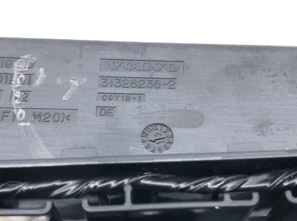 Блок предохранителей для Volvo V40, 2013 г. 1.6 TD дизель б/у — фото 4