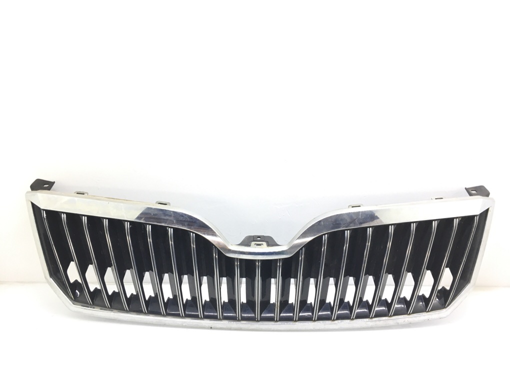 Решетка радиатора для Skoda Superb, 2015 г. 2.0 TDi дизель б/у
