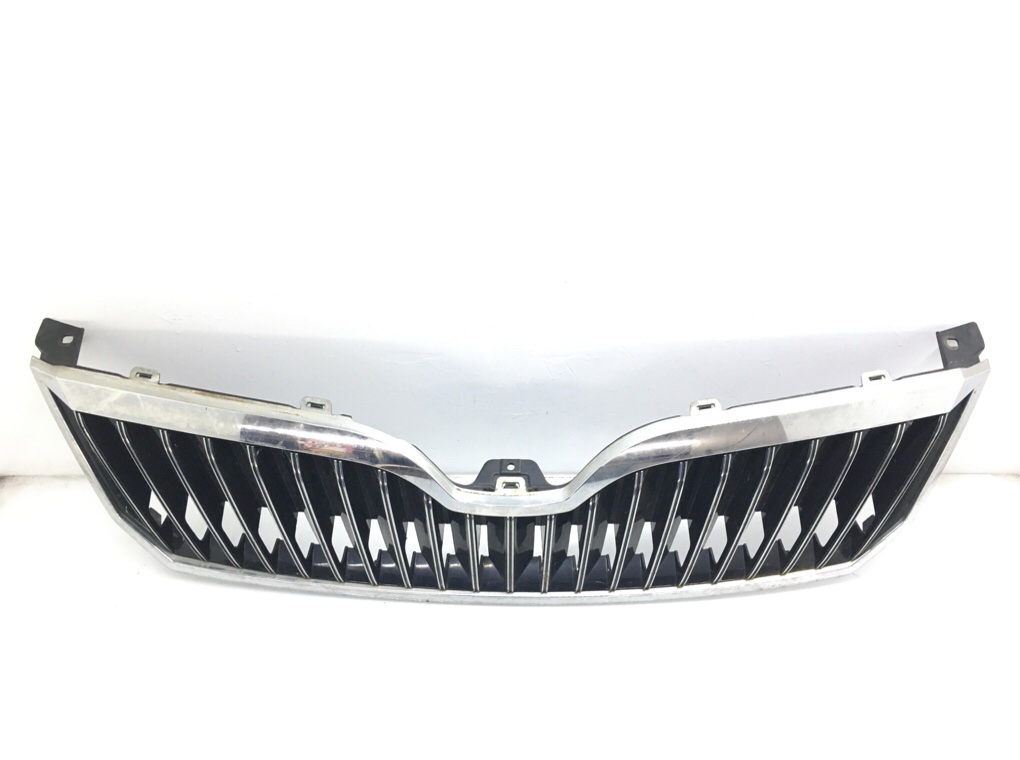 Решетка радиатора для Skoda Superb, 2015 г. 2.0 TDi дизель б/у — фото 2