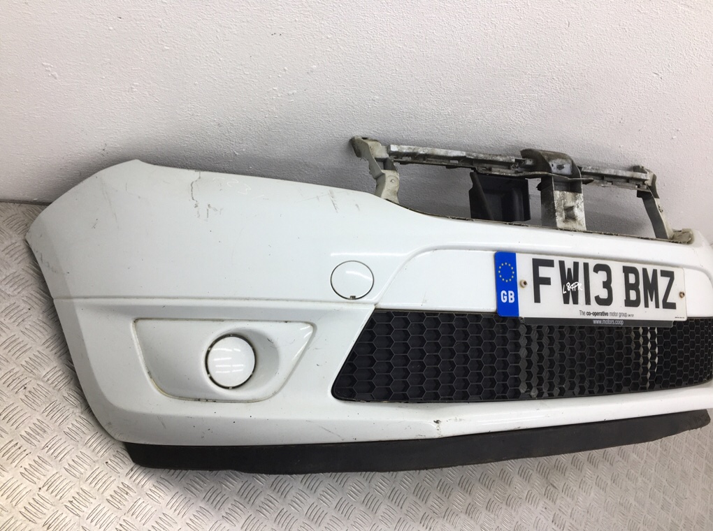 Бампер передний для Renault Sandero, 2013 г. 1.1 i бензин б/у — фото 3
