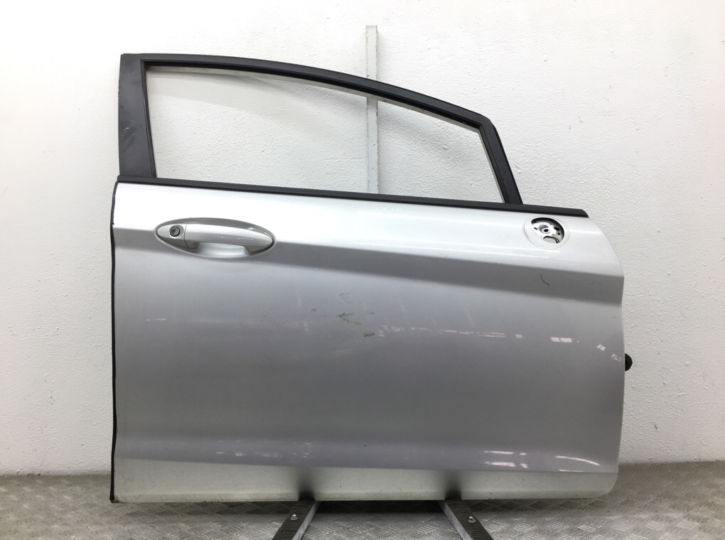 Дверь передняя правая для Ford Fiesta, 2011 г. 1.6 TDCi дизель б/у