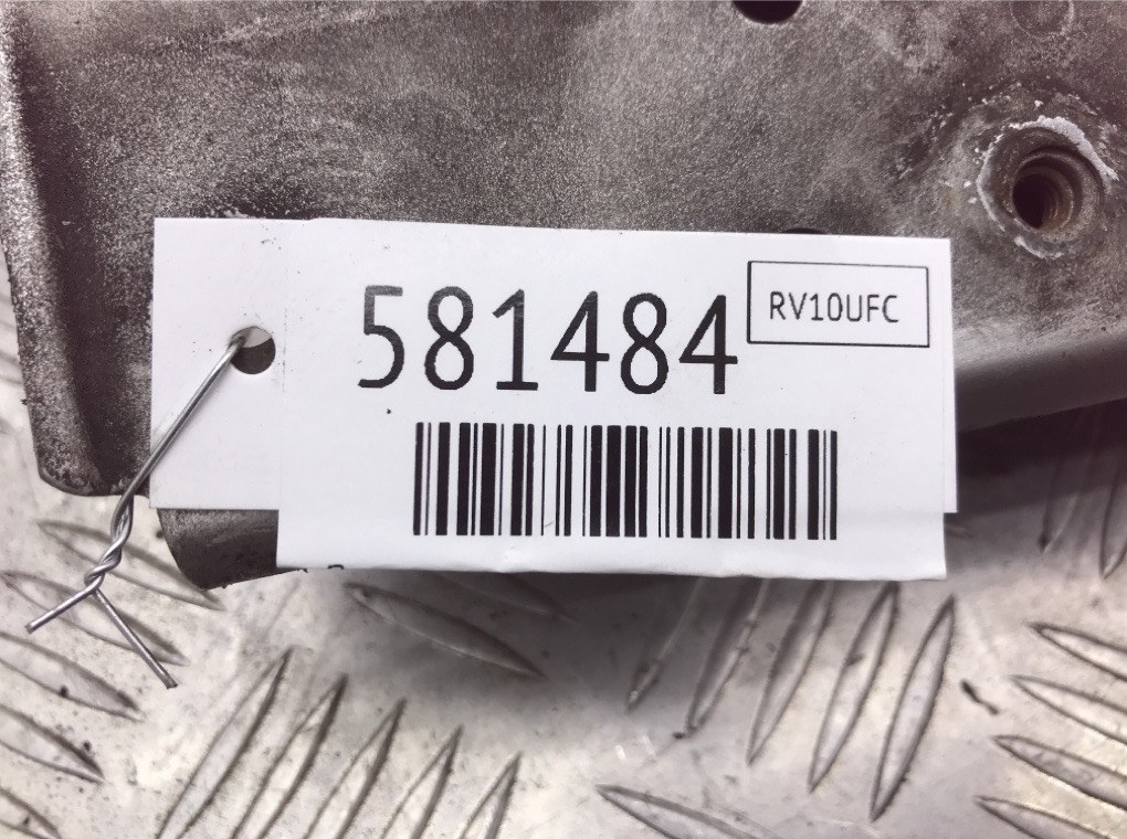 Планка под капот для Toyota Avensis, 2010 г. 1.8 i бензин б/у — фото 6