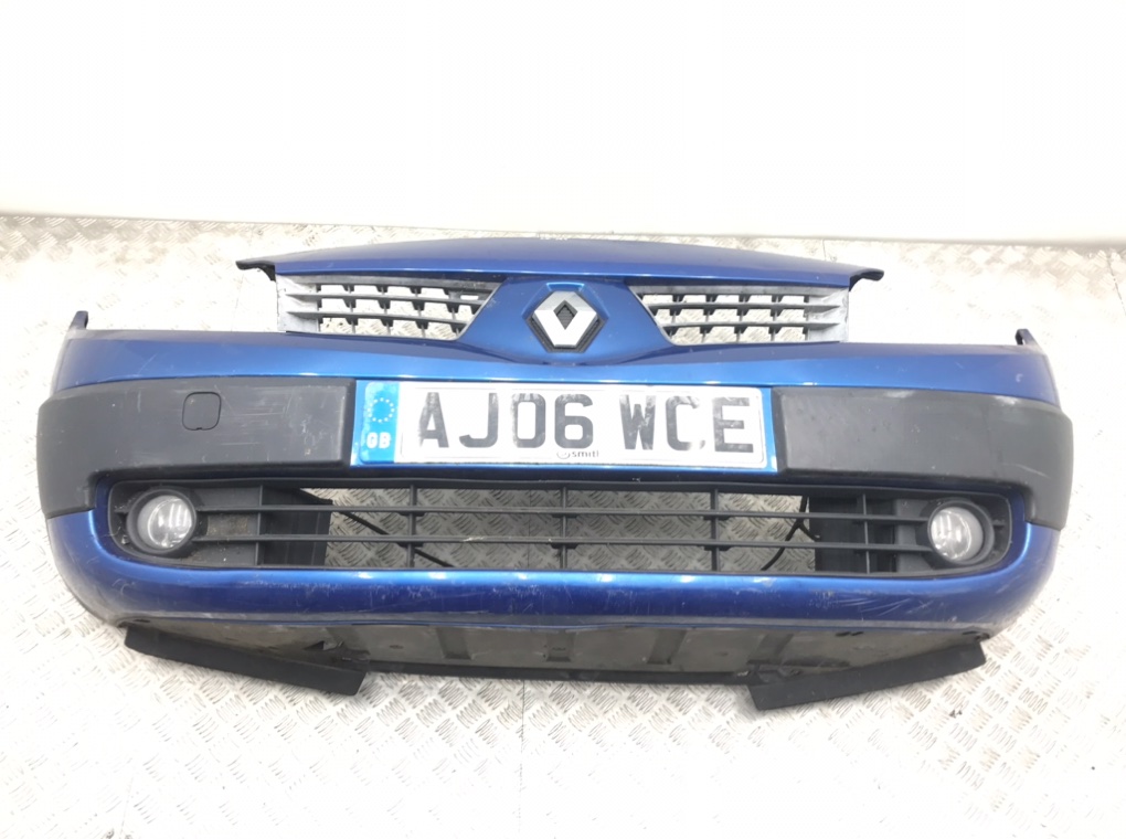 Бампер передний для Renault Scenic, 2006 г. 1.6 i бензин б/у