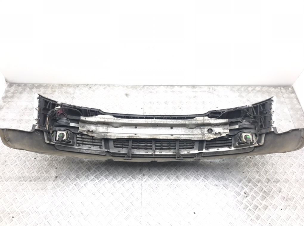 Бампер передний для Audi A4, 2003 г. 1.9 TDi дизель б/у — фото 2