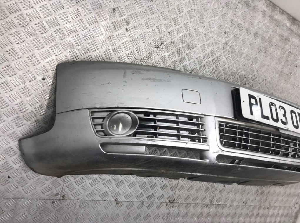 Бампер передний для Audi A4, 2003 г. 1.9 TDi дизель б/у — фото 3
