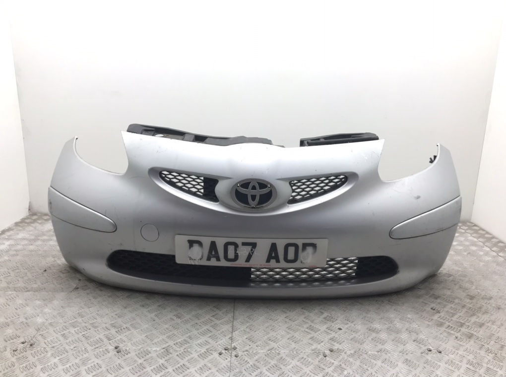 Бампер передний для Toyota Aygo, 2007 г. 1.0 i бензин б/у