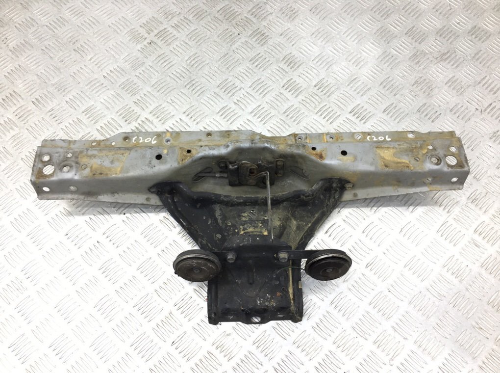 Планка под капот для Suzuki Grand Vitara, 2008 г. 1.6 i бензин б/у — фото 2