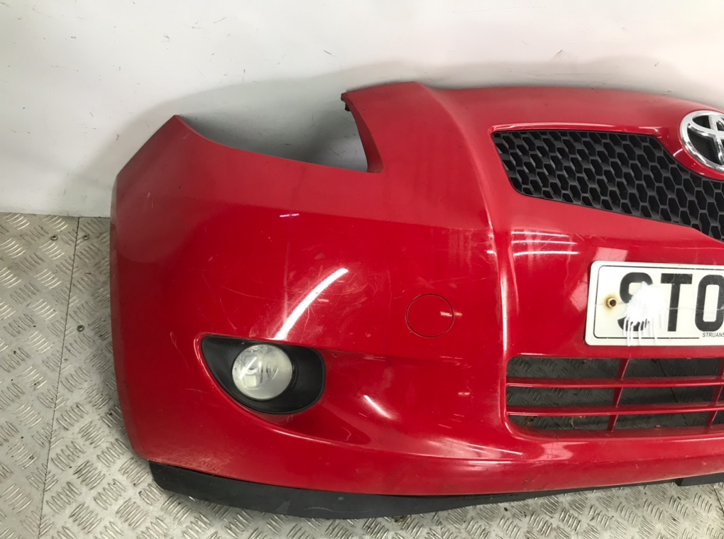 Бампер передний для Toyota Yaris, 2008 г. 1.3 i бензин б/у — фото 3