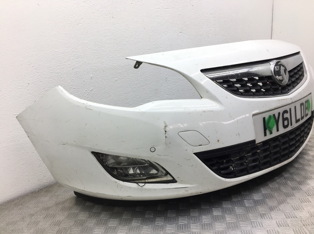 Бампер передний для Opel Astra, 2011 г. 2.0 CDTi дизель б/у — фото 2