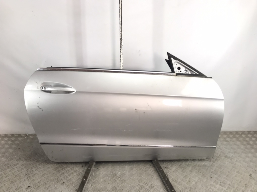 Дверь передняя правая для Mercedes E C207, 2012 г. 2.2 CDi дизель б/у