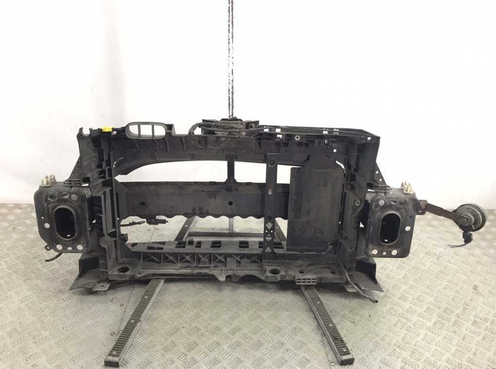 Панель передняя (телевизор) для Ford Fiesta, 2010 г. 1.2 i бензин б/у — фото 2