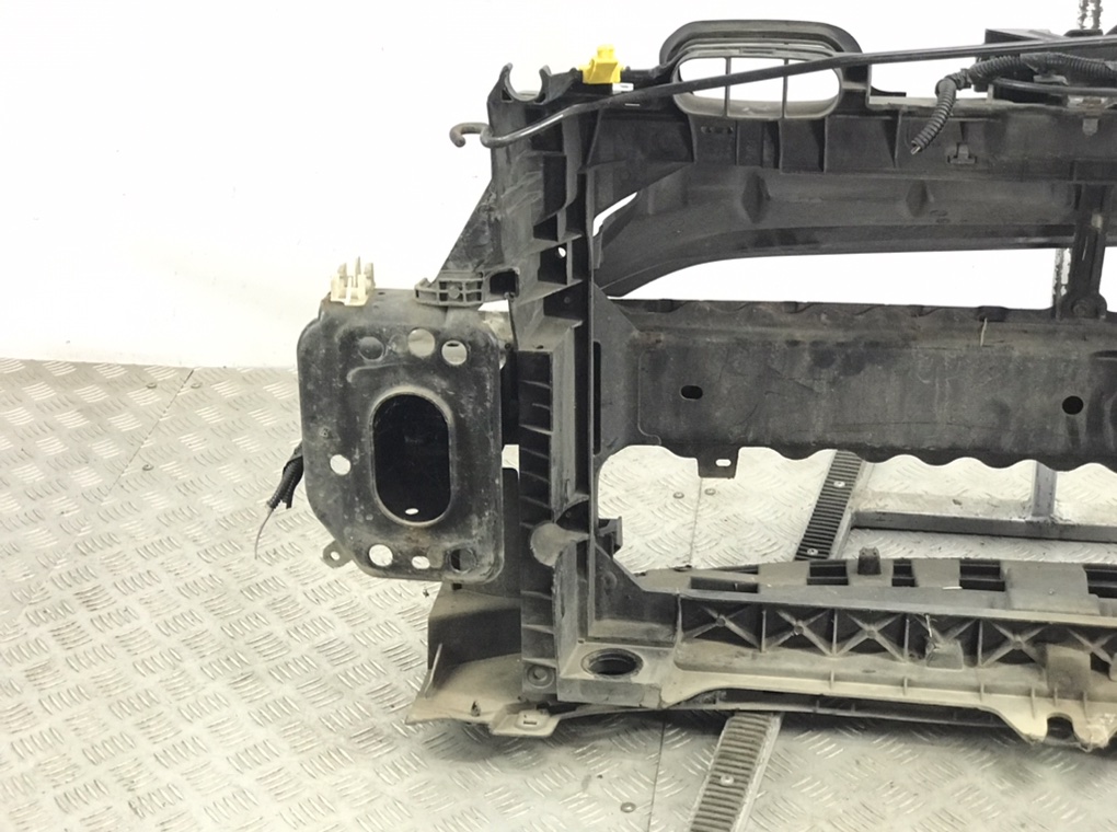 Панель передняя (телевизор) для Ford Fiesta, 2010 г. 1.2 i бензин б/у — фото 5