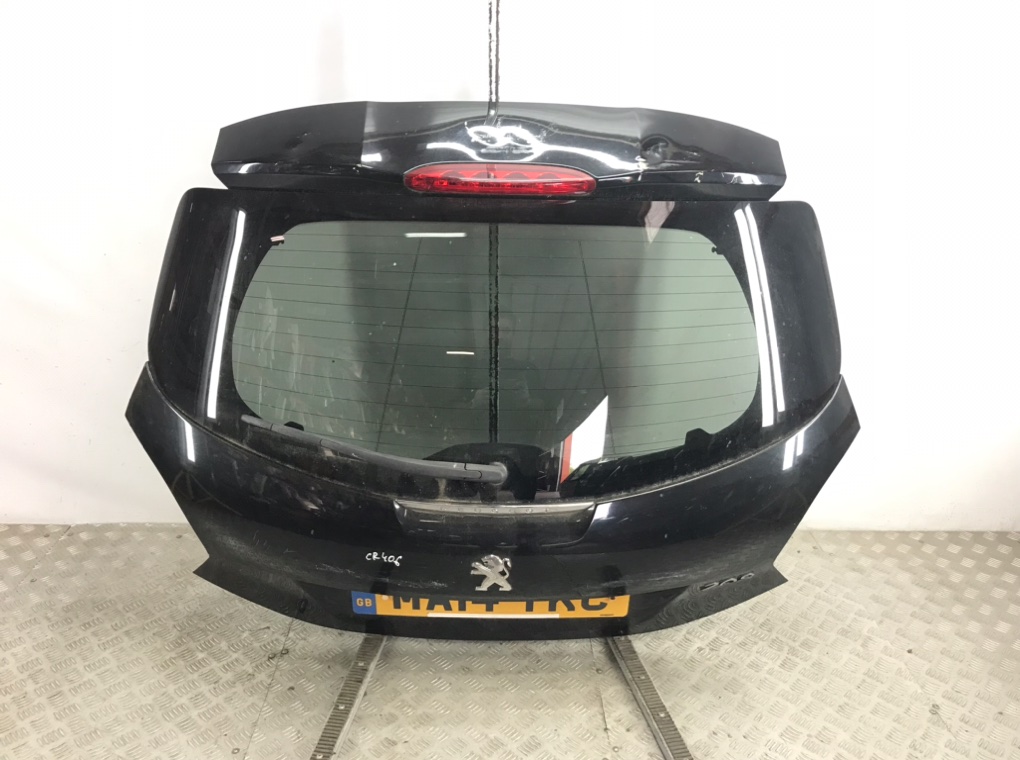 Крышка багажника для Peugeot 208, 2014 г. 1.2 i бензин б/у