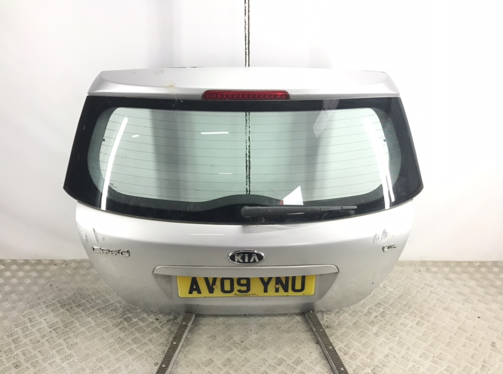 Крышка багажника для Kia Ceed, 2009 г. 1.6 i бензин б/у